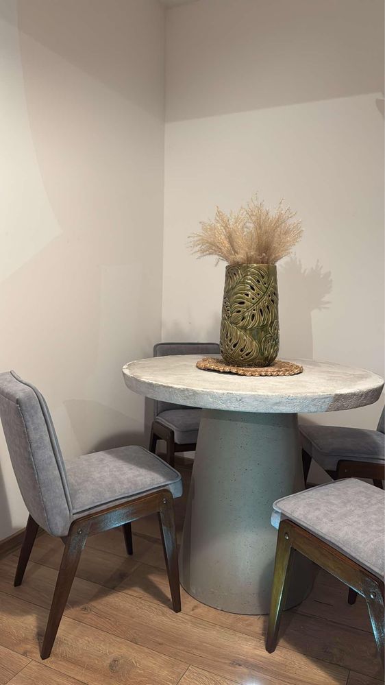 Betonowy stół – unikat z Niemiec, nowoczesny design