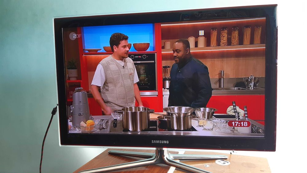 32" SAMSUNG UE32C5000QW , лед телевізор.