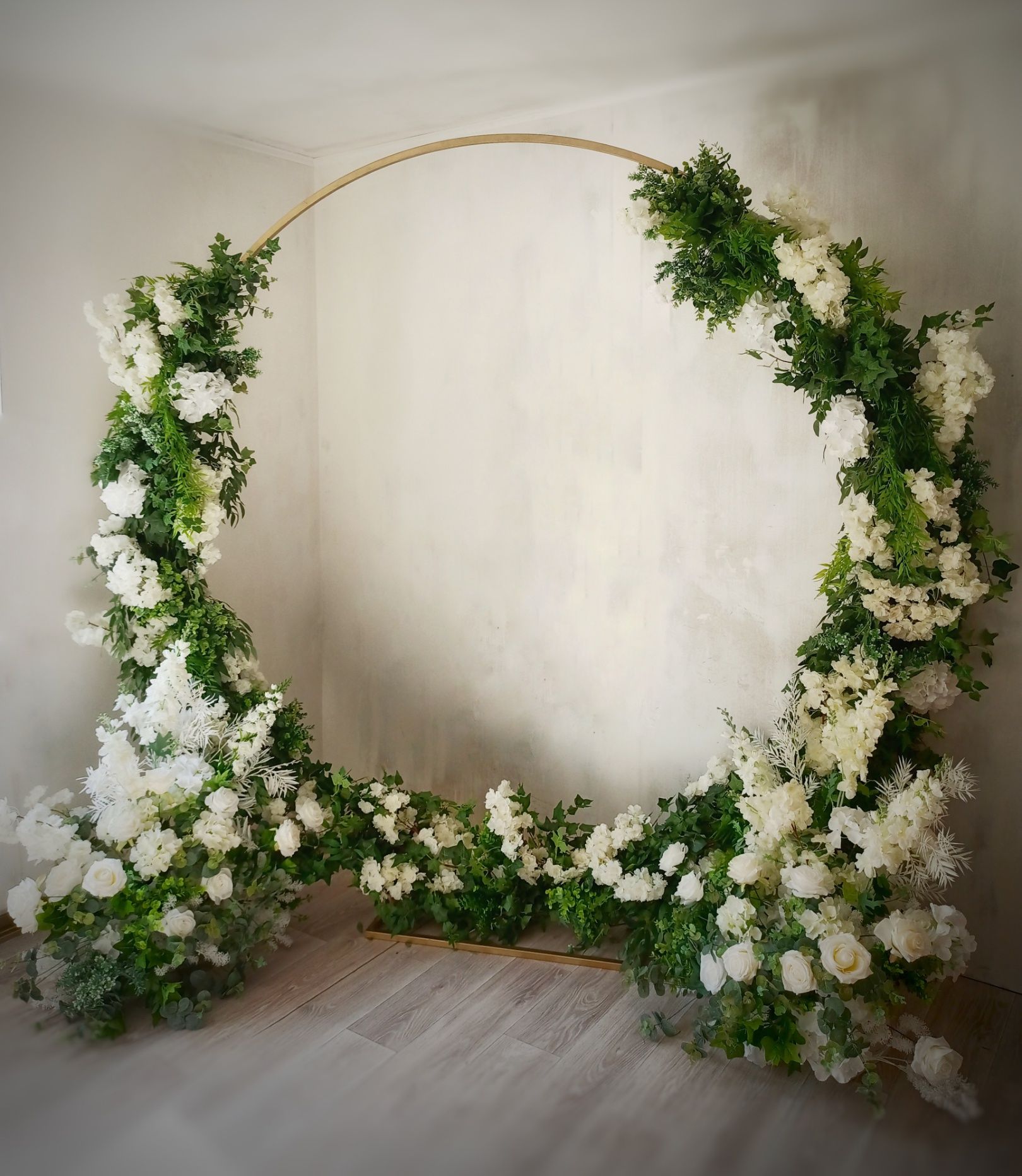 Президіуми,весільні арки,ростові квіти ,фотозони,оформлення