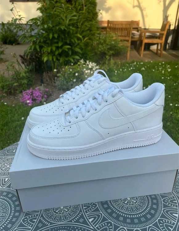 Nowy i oryginalny Nike Air Force 1 Low '07 White EU41