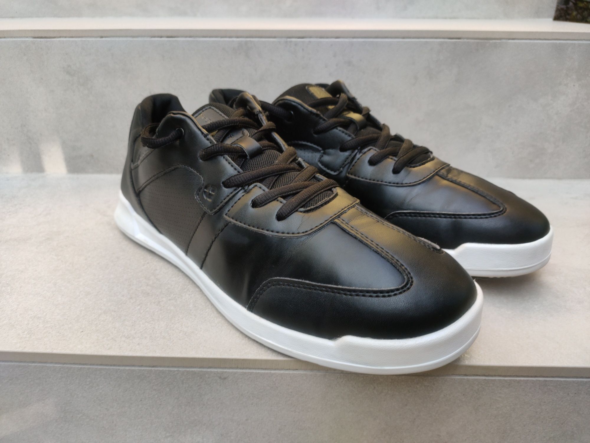 Buty Shoes For Crews ochronne bez noska męskie czarne r. 45 29cm