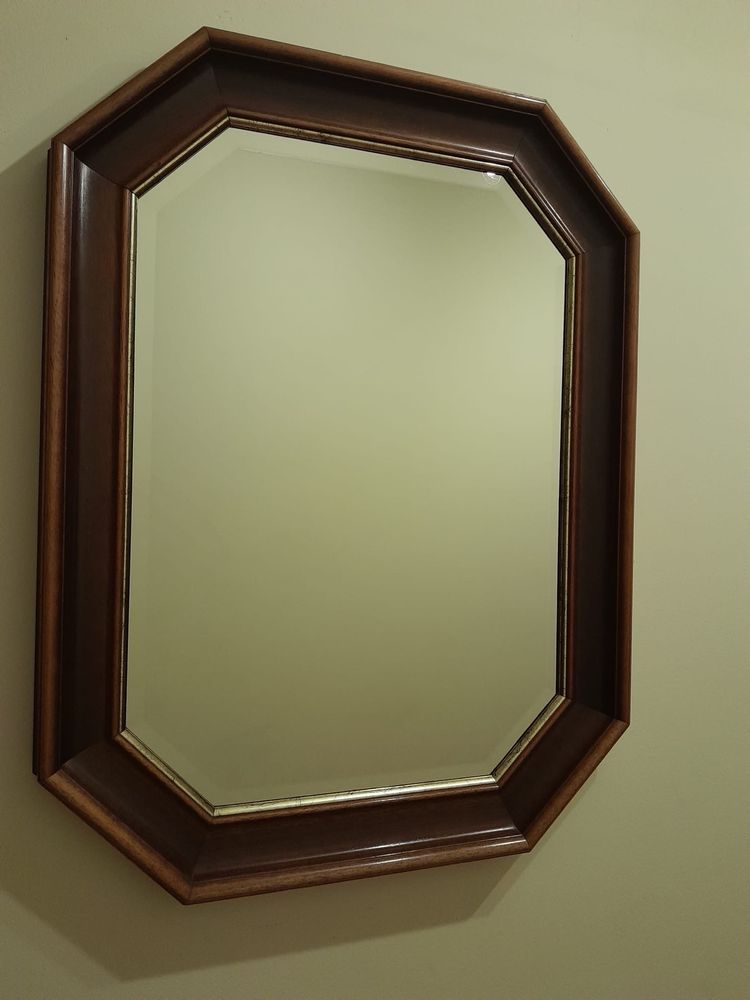 Espelho moldura em madeira
