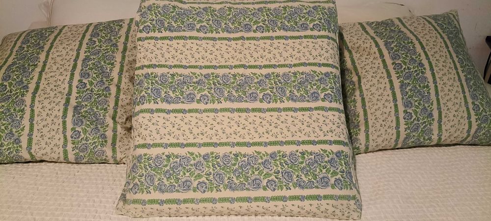 Cortinas e almofadas