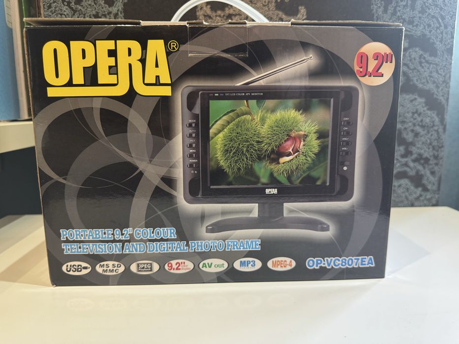 портативный цветной телевизор Opera в машину