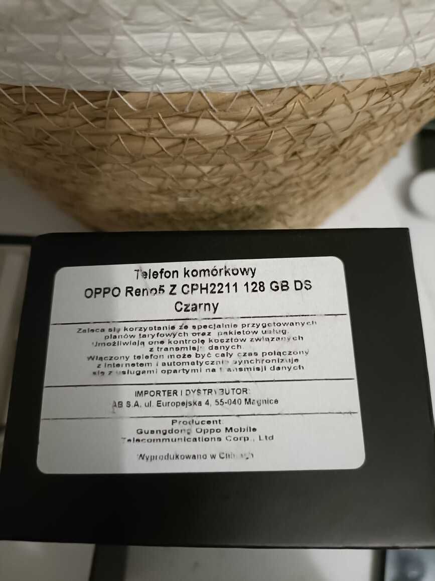 Nowy smartfon OPPO Reno5 Z 5G.
