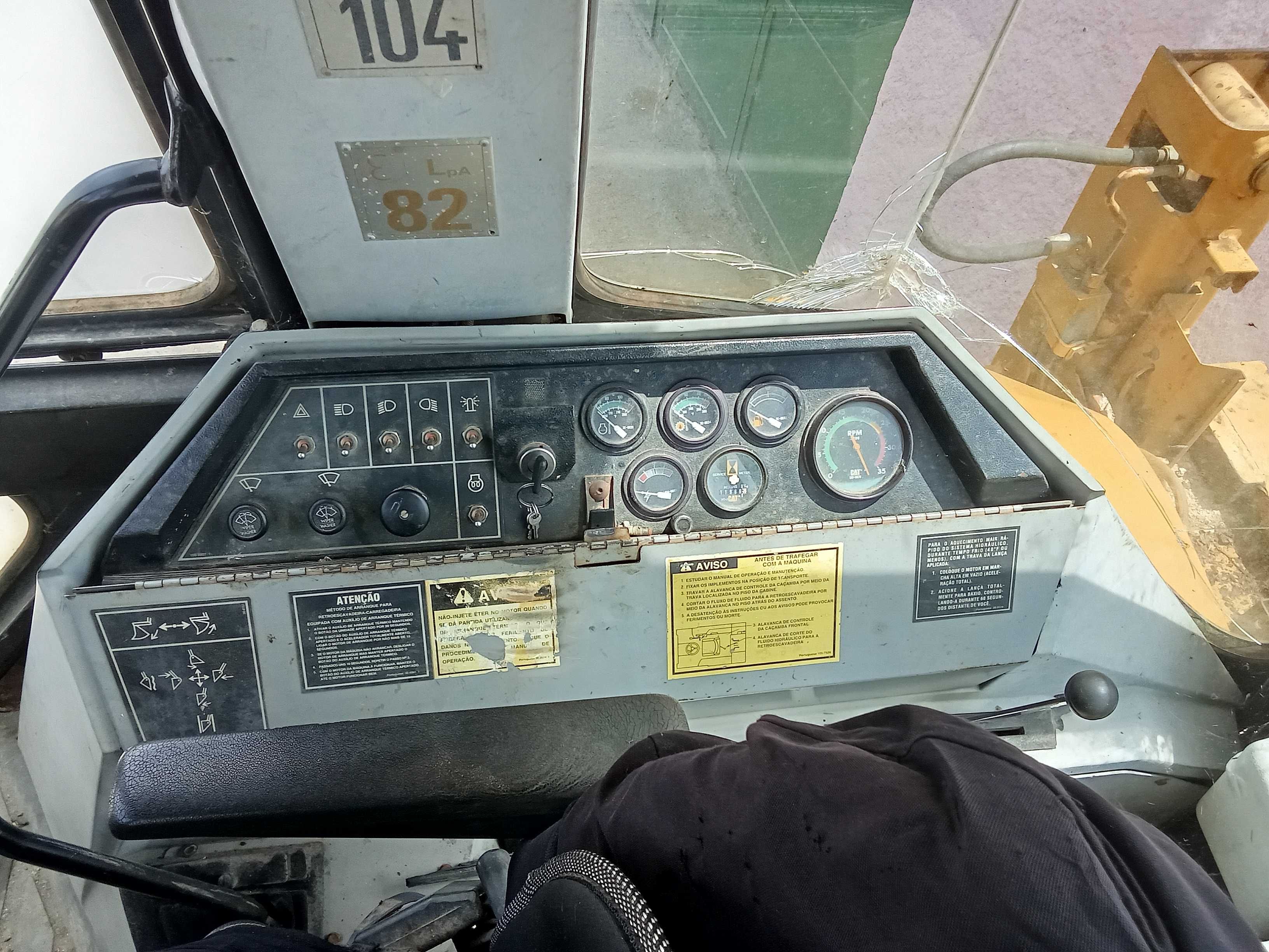 Retroescavadora Caterpillar 428b