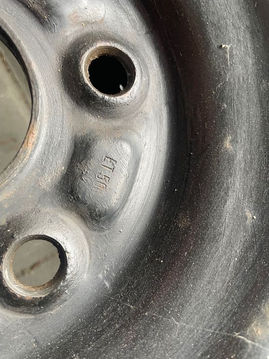 Felgi stalowe 4 szt Toyota z oponami zimowymi kołpaki gratis 205/55/16