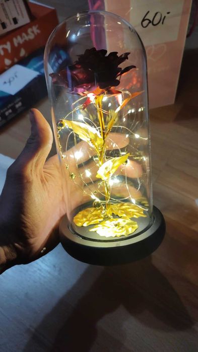 Kwiat róży, prezent dla kobiet,