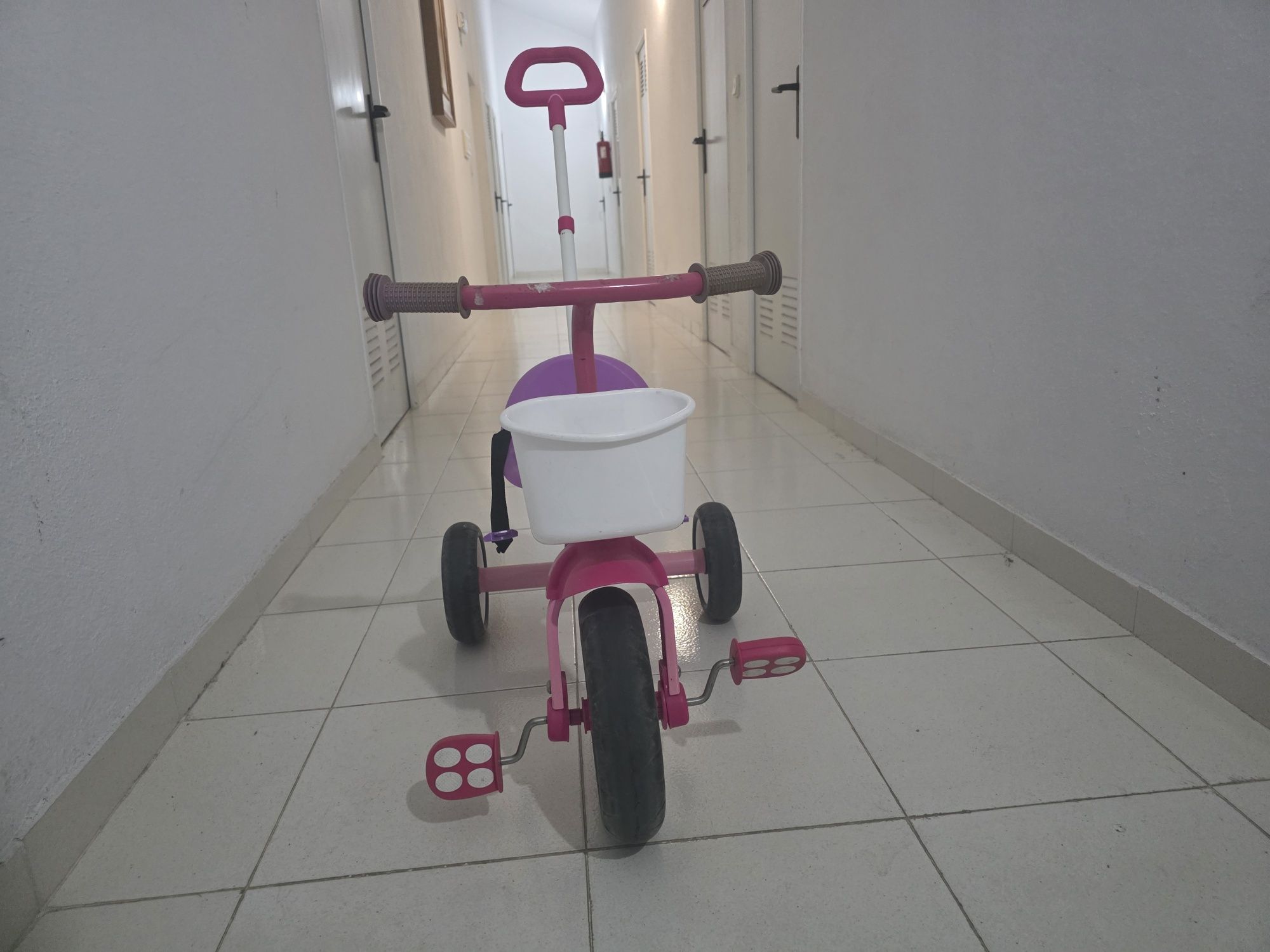 Triciclo de criança