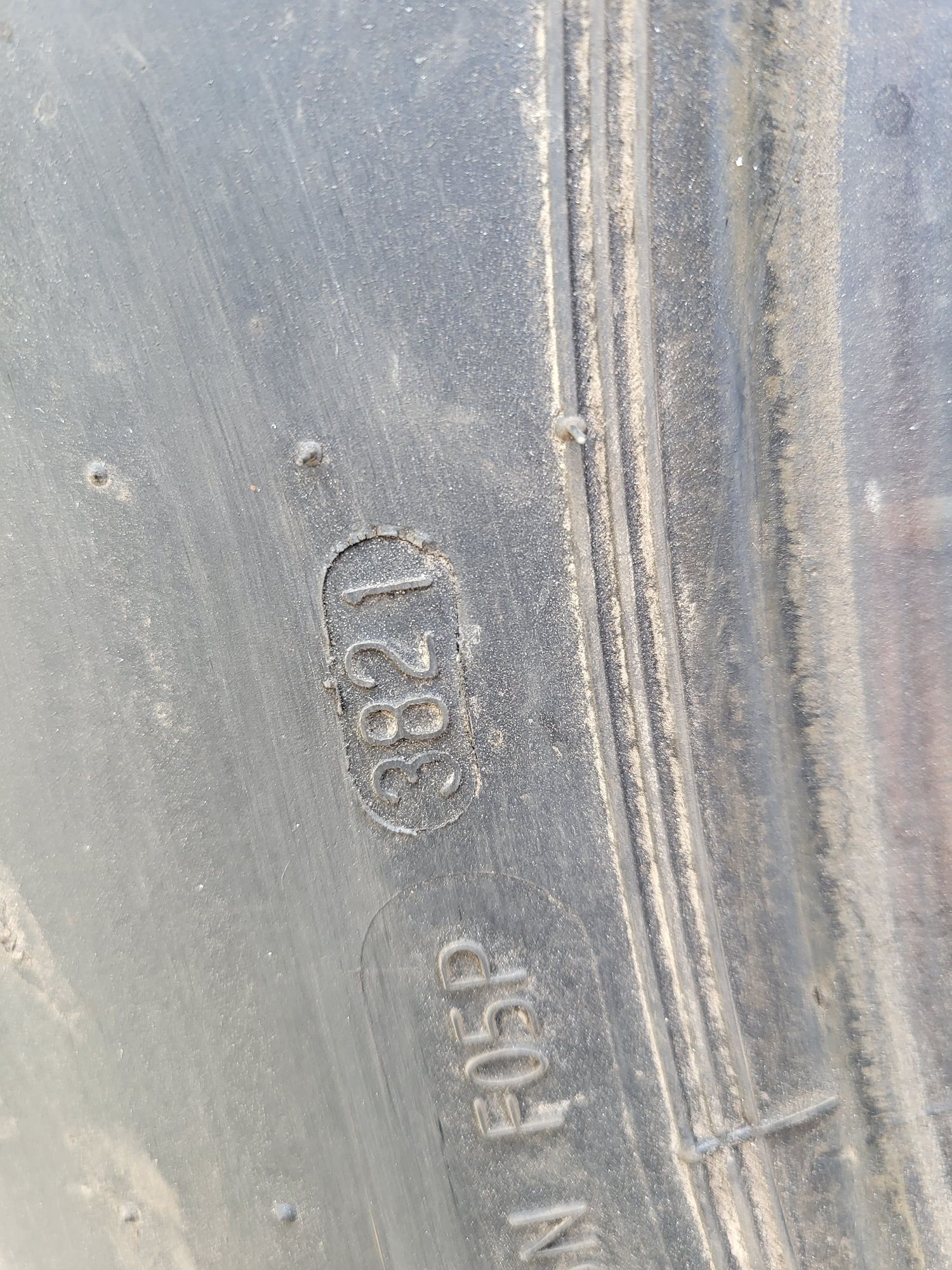 Продам шины б.у 11 R22.5
