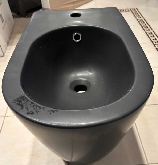 Bidet EVA- AXA Włochy, stojący, czarny mat