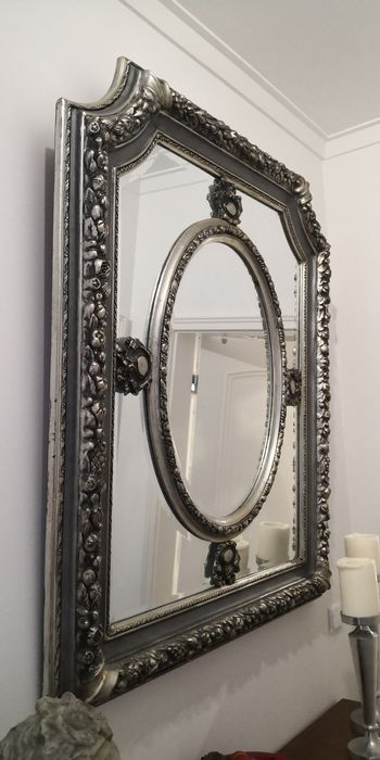 Espelho de grande dimensão