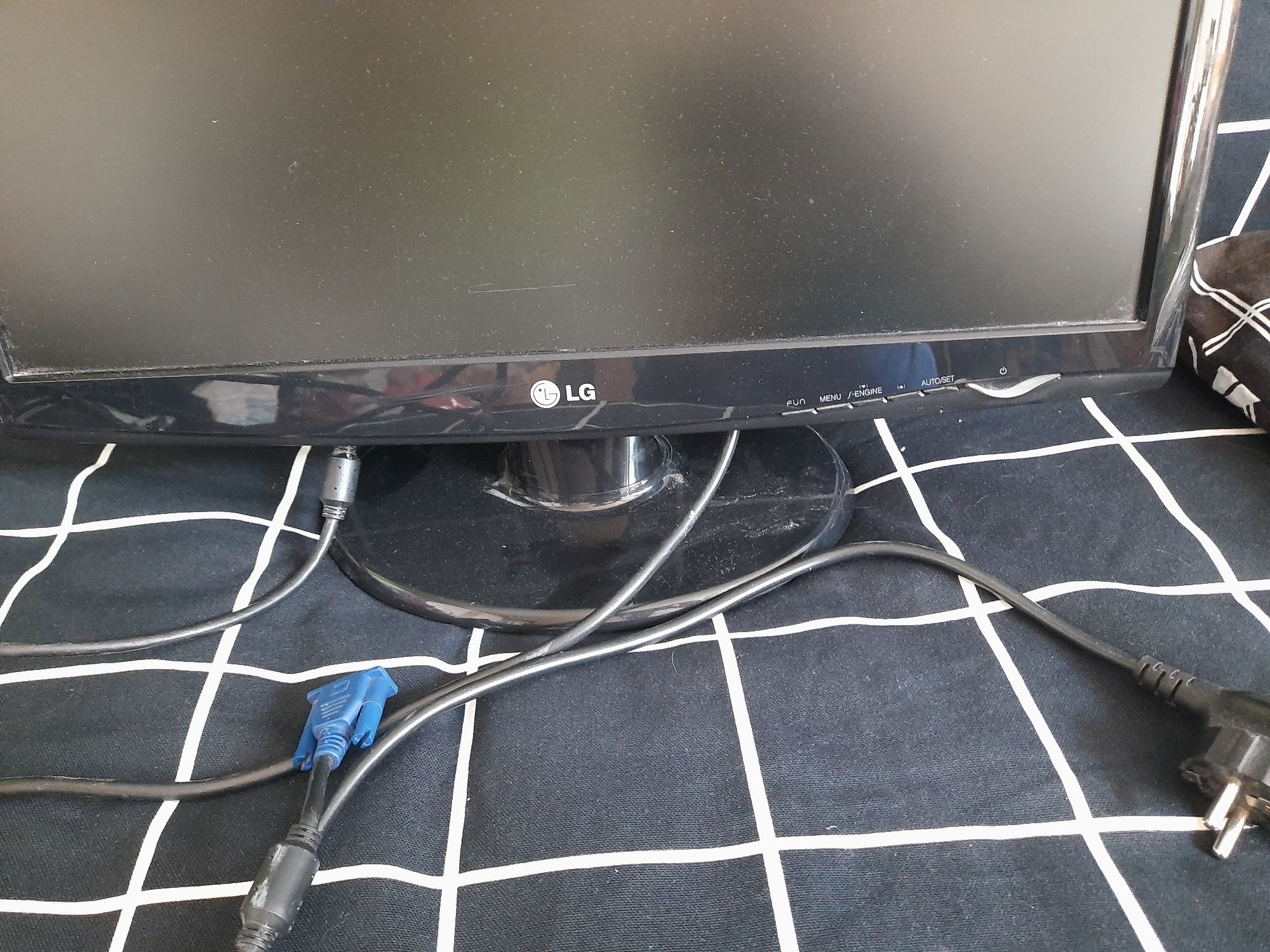 Monitor LCD LG Flatron W2243S-PF 22 całe do komputera