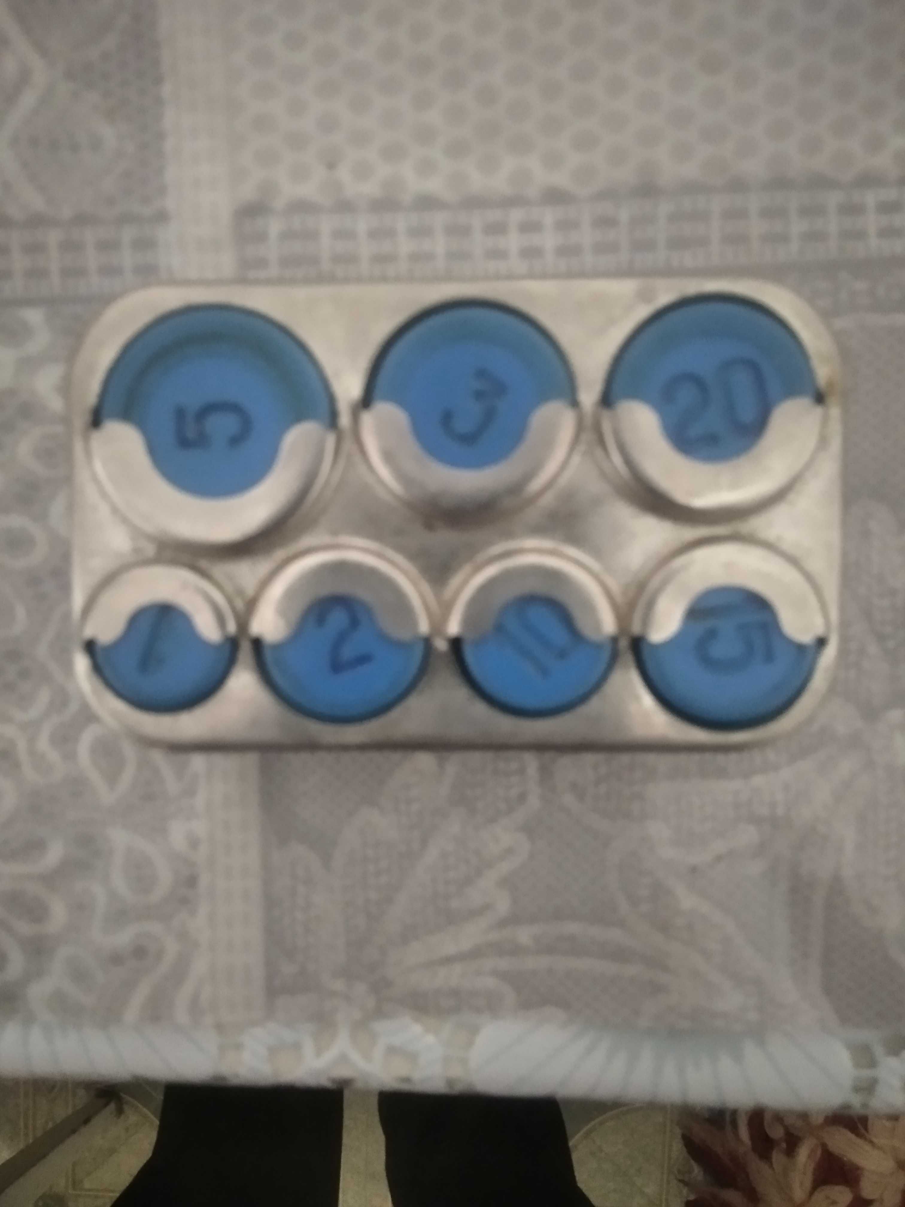 Продам монетницю 90 років