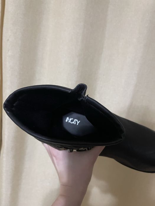 Новые ботинки на массивной подошве 40 размер