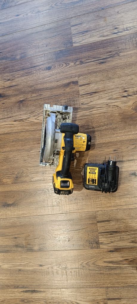 Piła tarczowa DeWalt dcs 391 plus Aku 5ah ładowarka