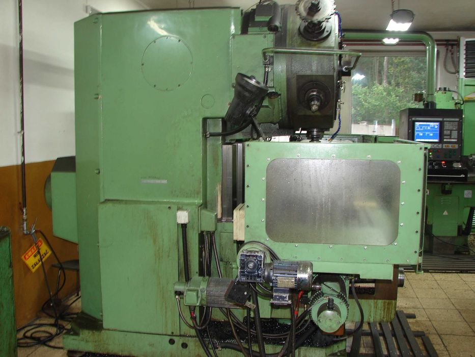 Frezarka CNC  FYJ 40RN sześciowrzecionowa