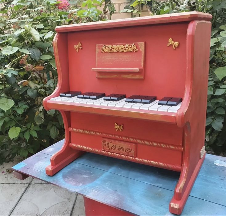 Студійний декор новорічний піаніно дитяче