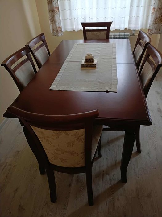 Stół rozkładanyi 6 krzeseł