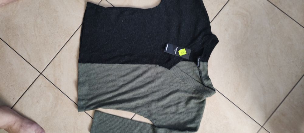 Damski nowy sweter kolor czarno oliwkowy rozm.42