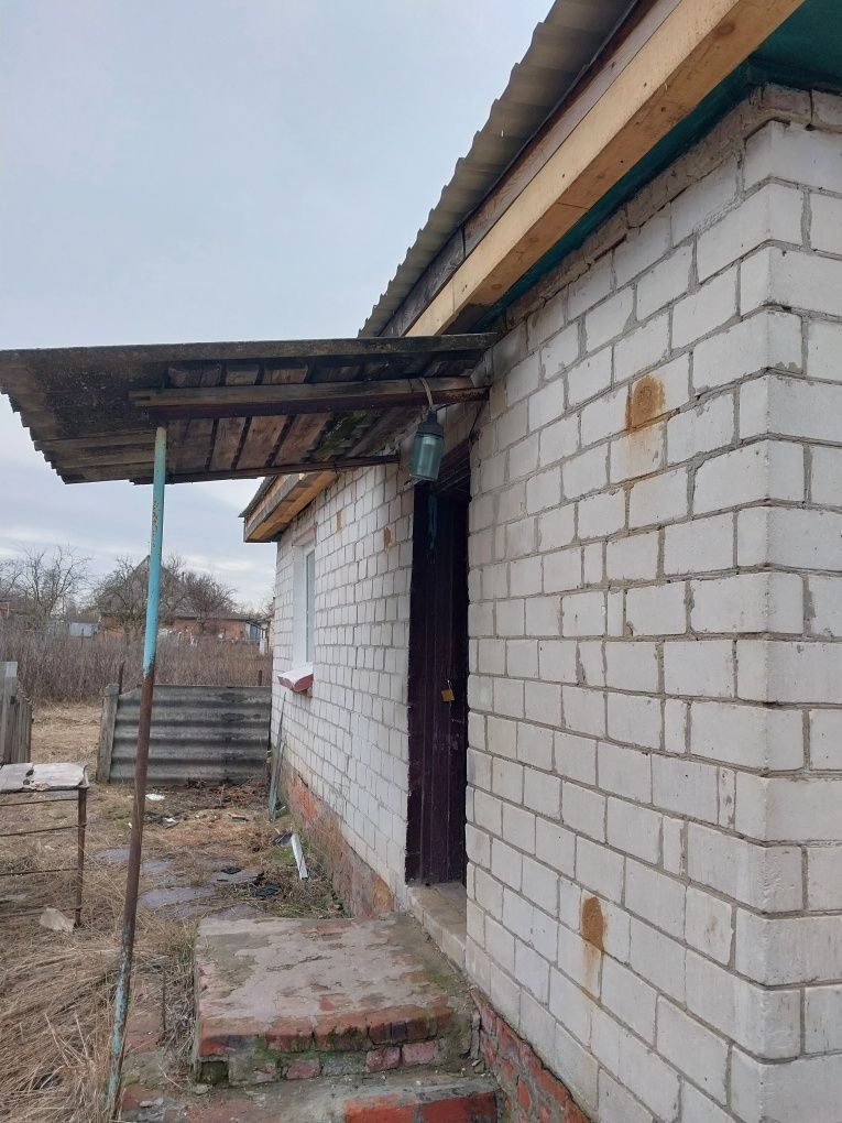 Дом , Равнополье , 7 км от города, автобусы каждые 15 мин. Прописка!