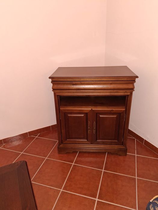 Armário de televisão, madeira castanha
