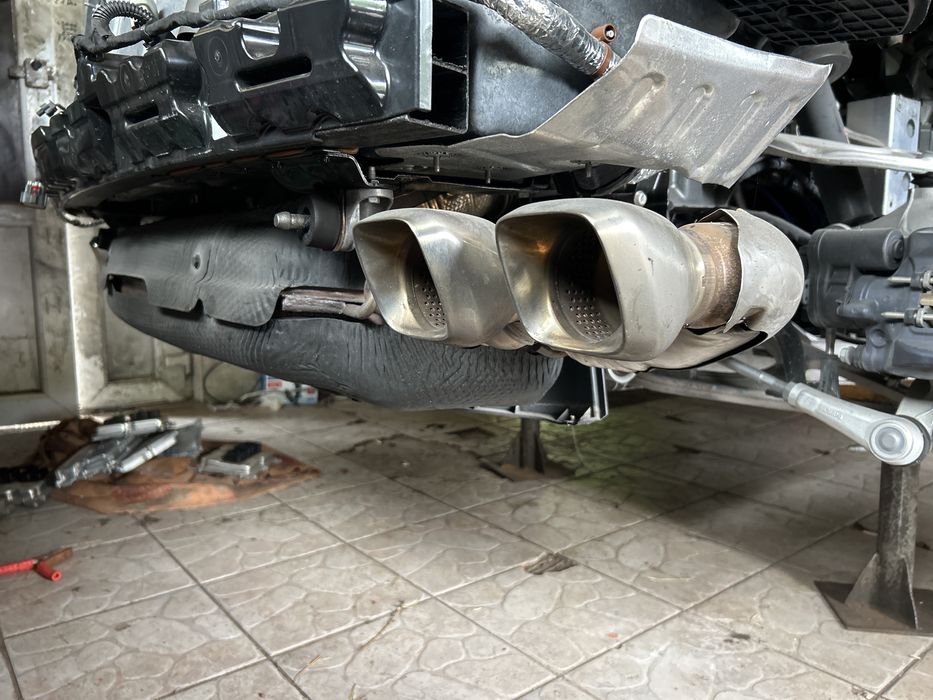 Chevrolet corvette c8 wydech tłumik układ wydechowy oryginał