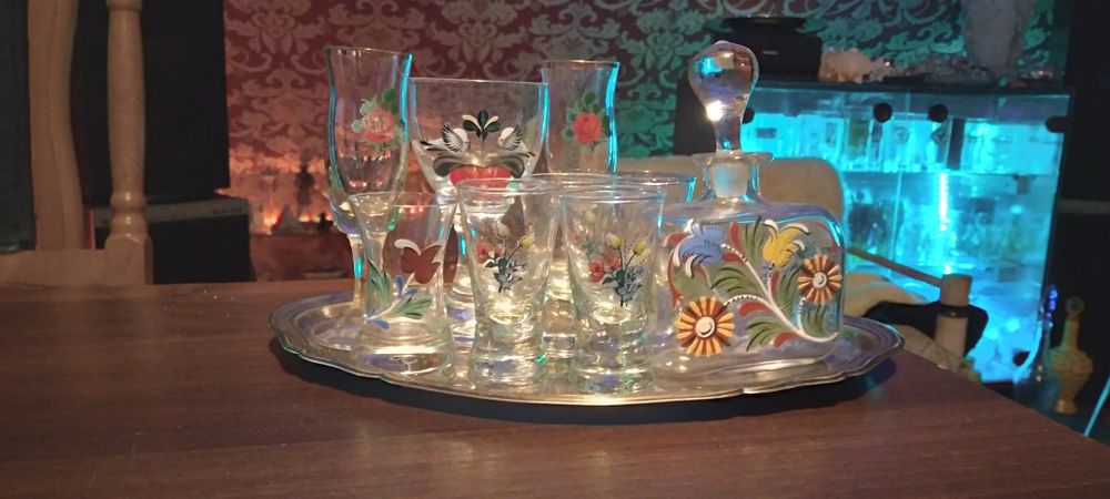 Zestaw sygnowanych szkieł