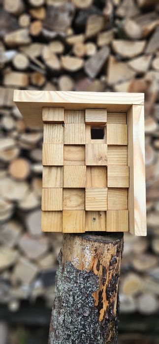 Budka dla ptaków .budka lęgowa typu A