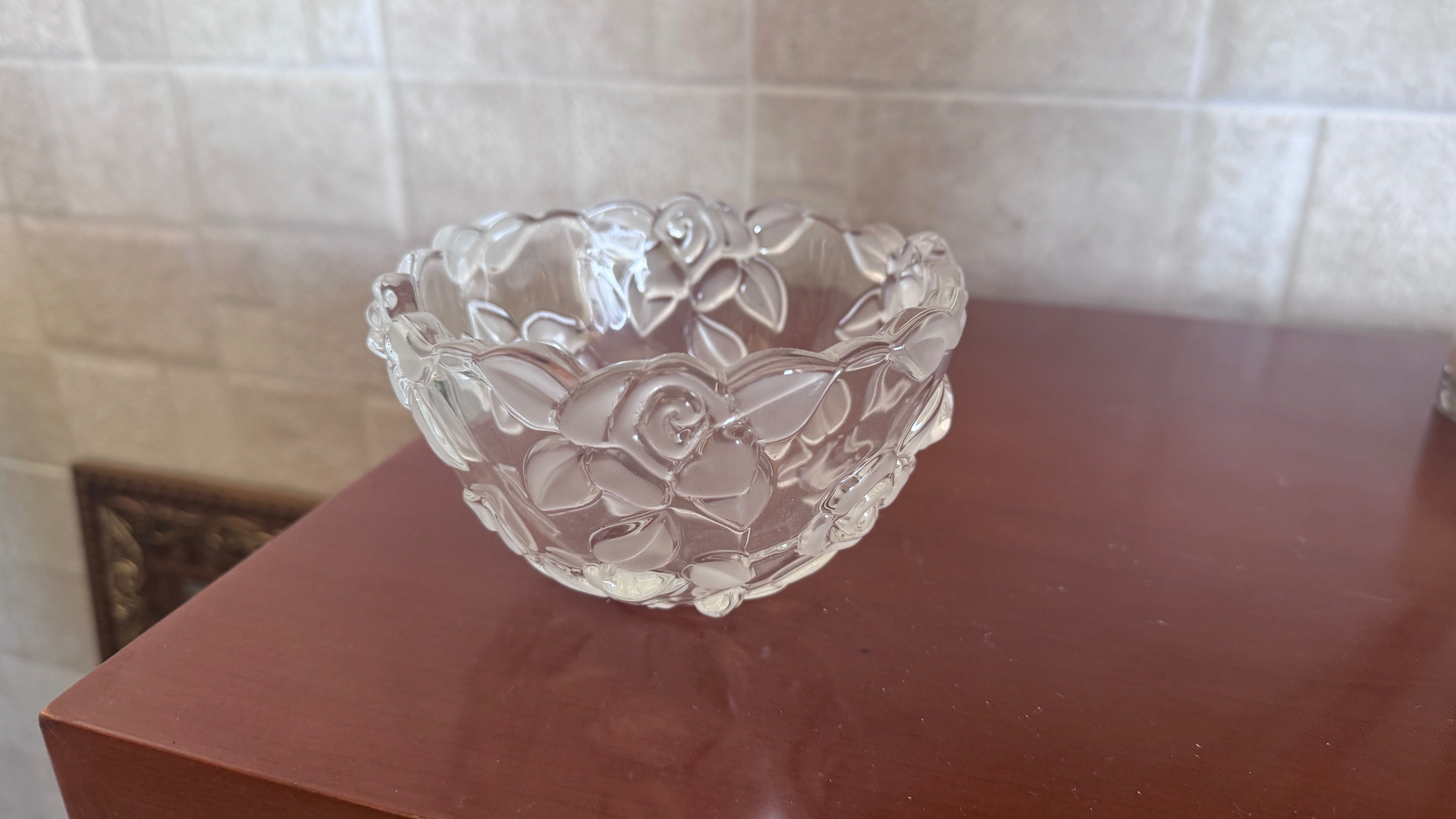 Pequena peca de decoração com 13cms de diâmetro por 9cms de altura