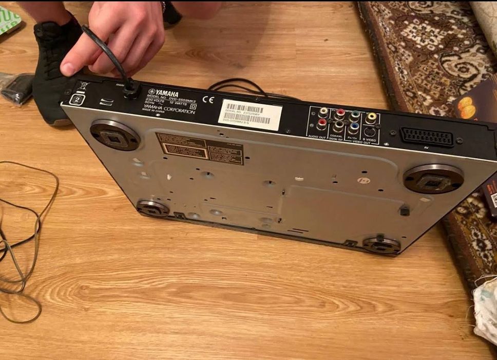 DVD-плеєр Yamaha DVD-S661MK2 з пультом