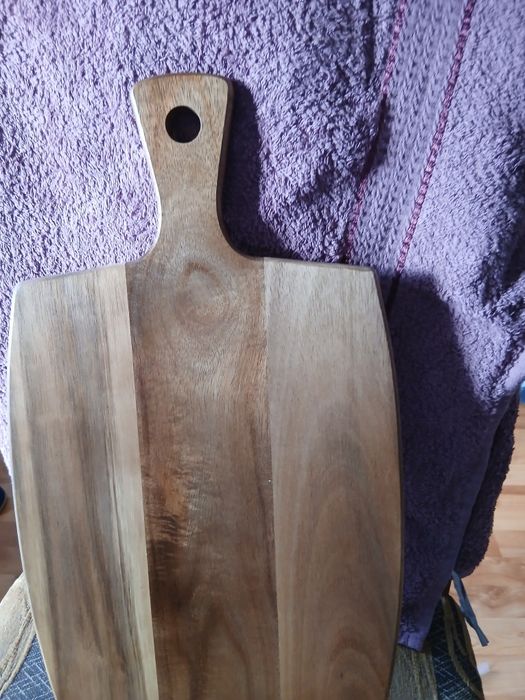 deska do krojenia z drewna akacjowego z uchwytem, drewniana deska