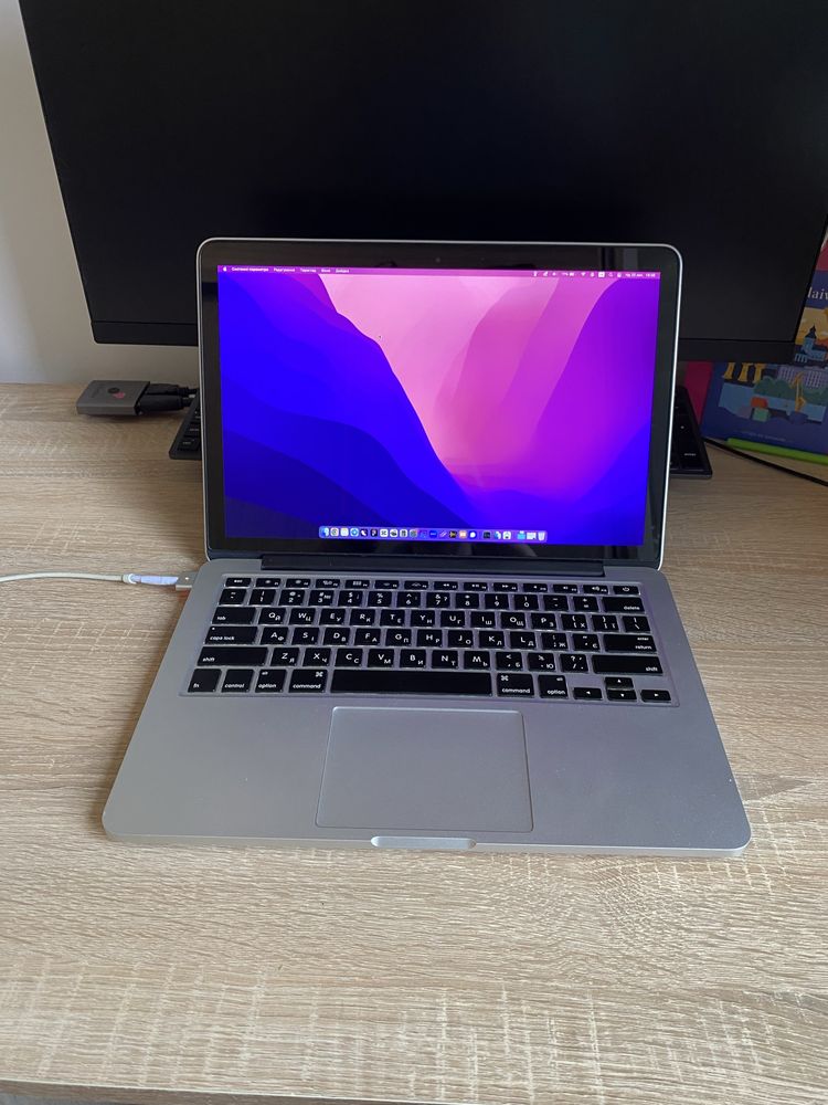 Macbook Pro 13 2015 256Gb БЕЗ БЛОКУВАНЬ Довго тримає заряд!