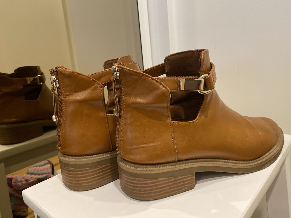 Botins stradivarius 39