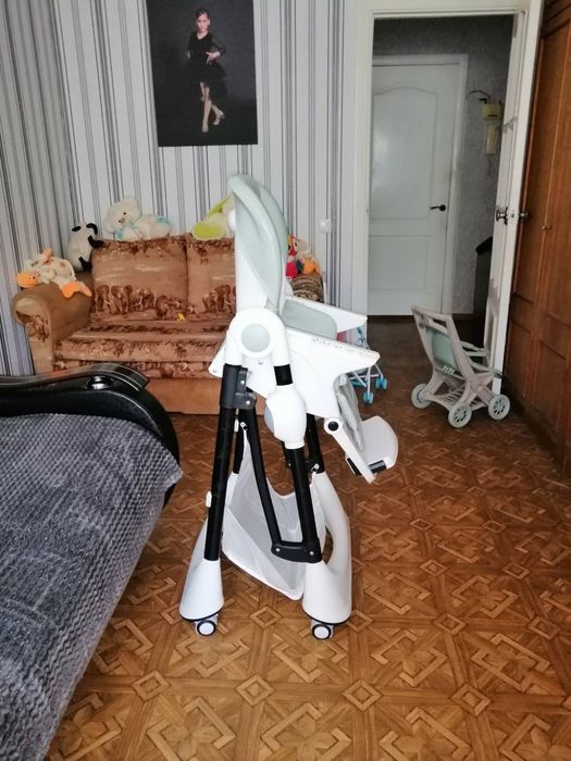 Стільчик для годування в ідеальному стані