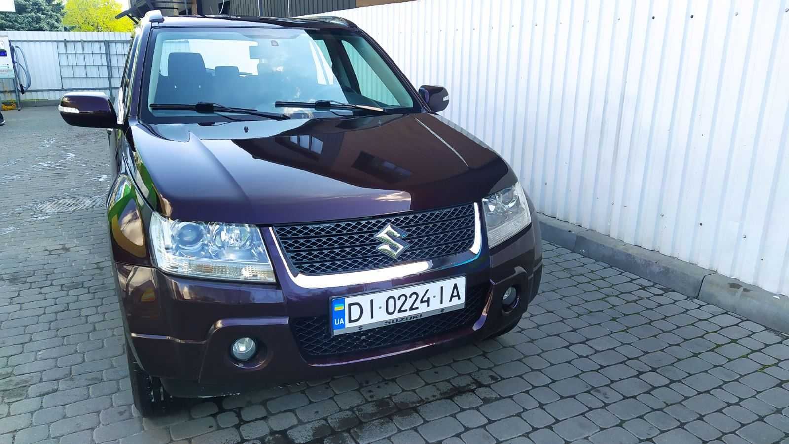 Продам SUZUKI Grand Vitara 2010