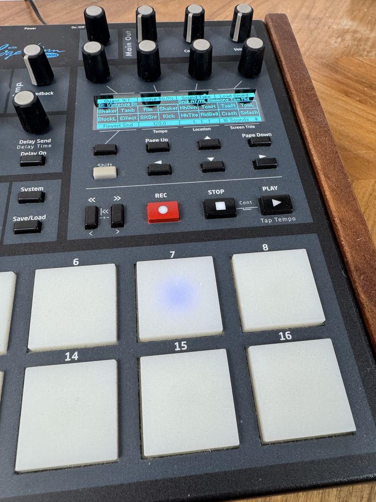 Dave Smith Tempest Analog Drum Machine automat perkusyjny