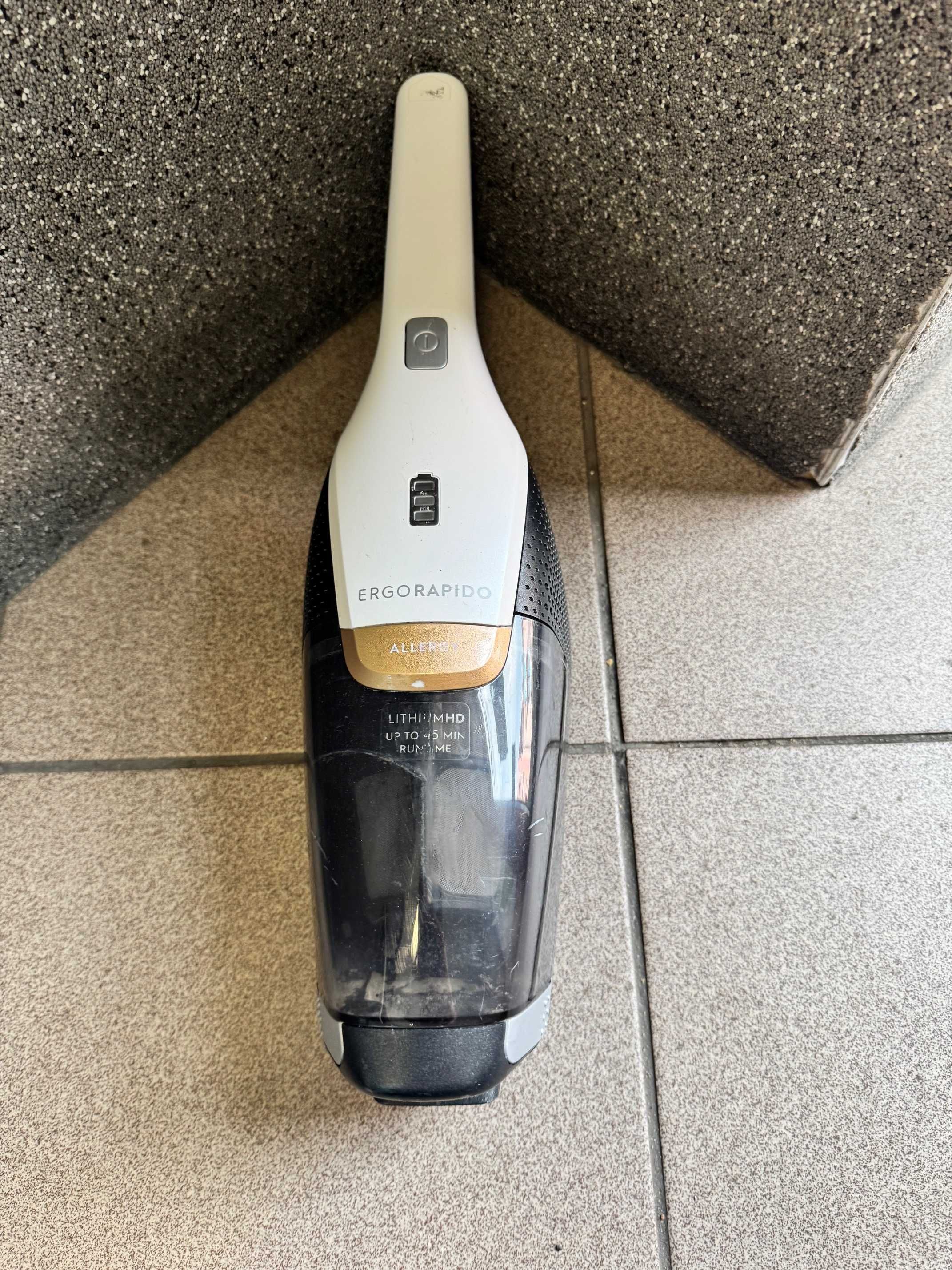 Odkurzacz pionowy ELEXTROLUX ERGORAPIDO + stacja dokująca