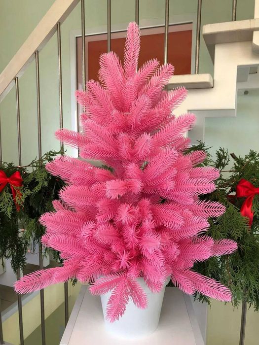 Штучна ялинка Elegant лита в білому горщику Marshmallow Pink, 92 см