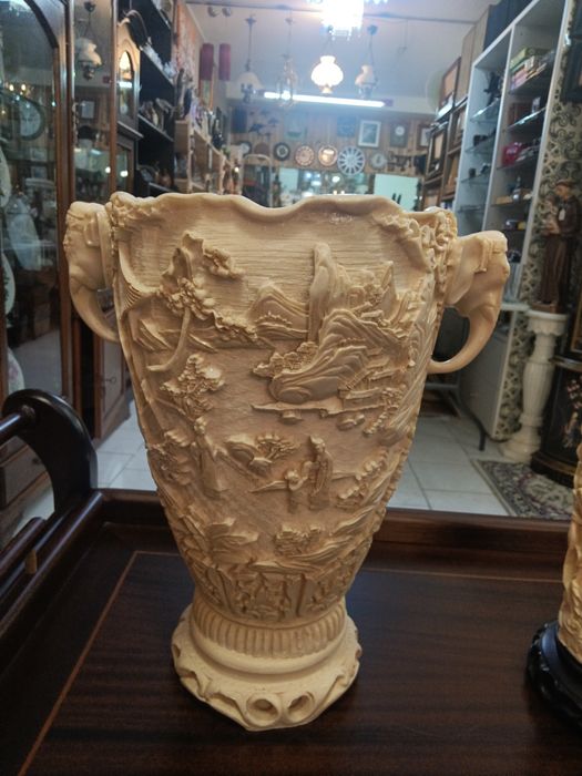 Jarra e Presa em resina/marfinite