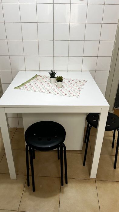 Mesa pequena 4 lugares