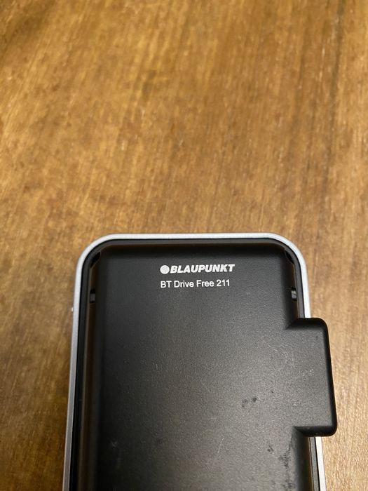 Продам блютуз гарнітуру blaupunkt bt drive free 211