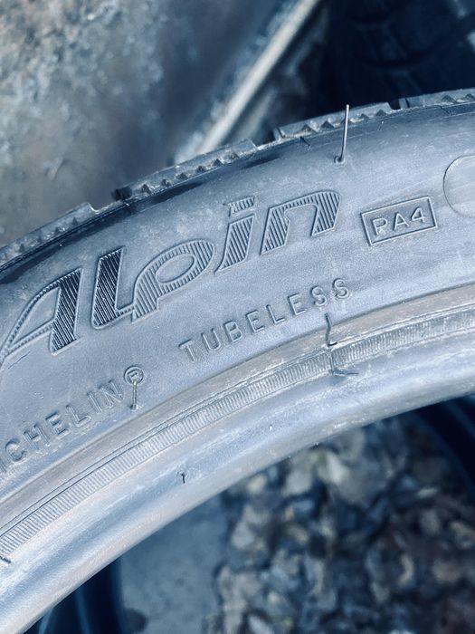 295 30 20 Michelin PA4 85%