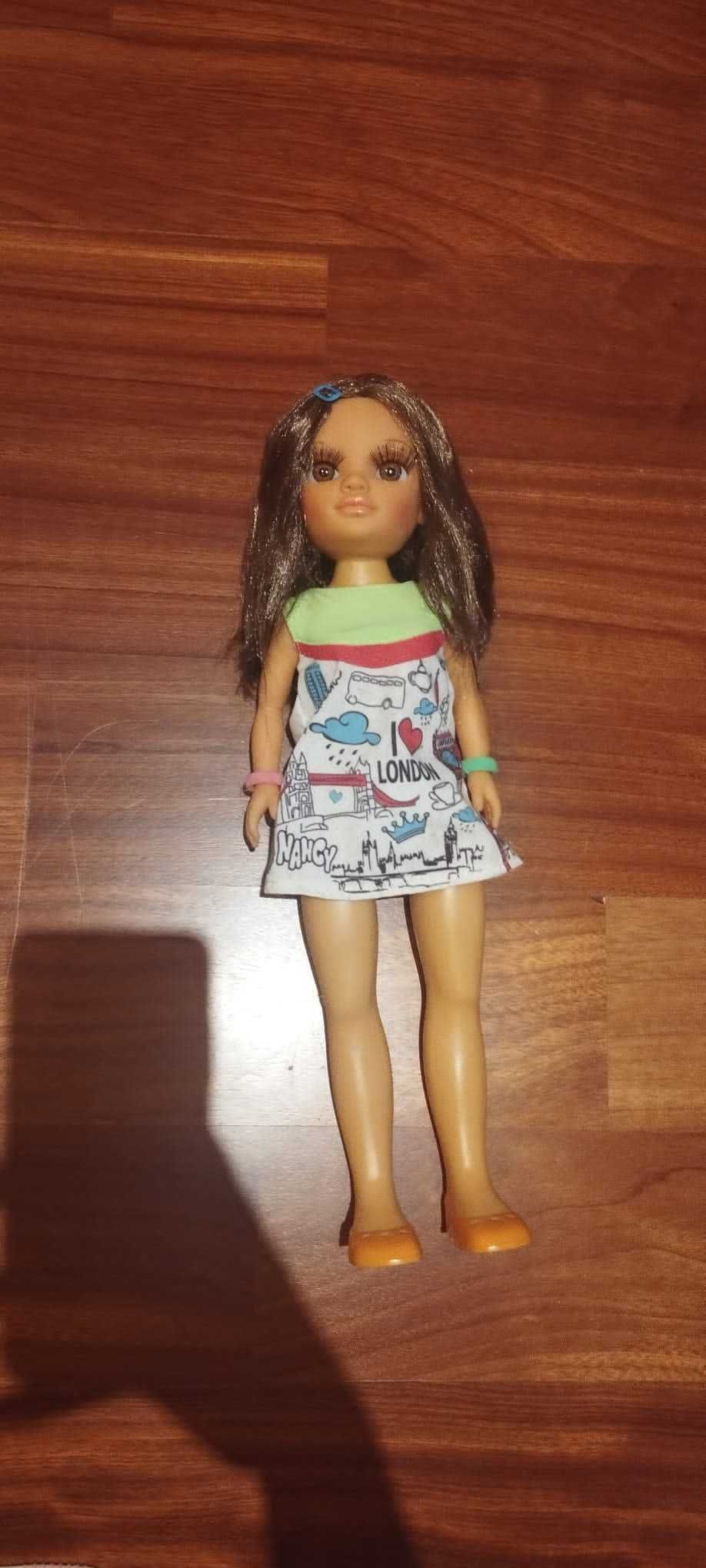 Boneca Nancy com acessórios