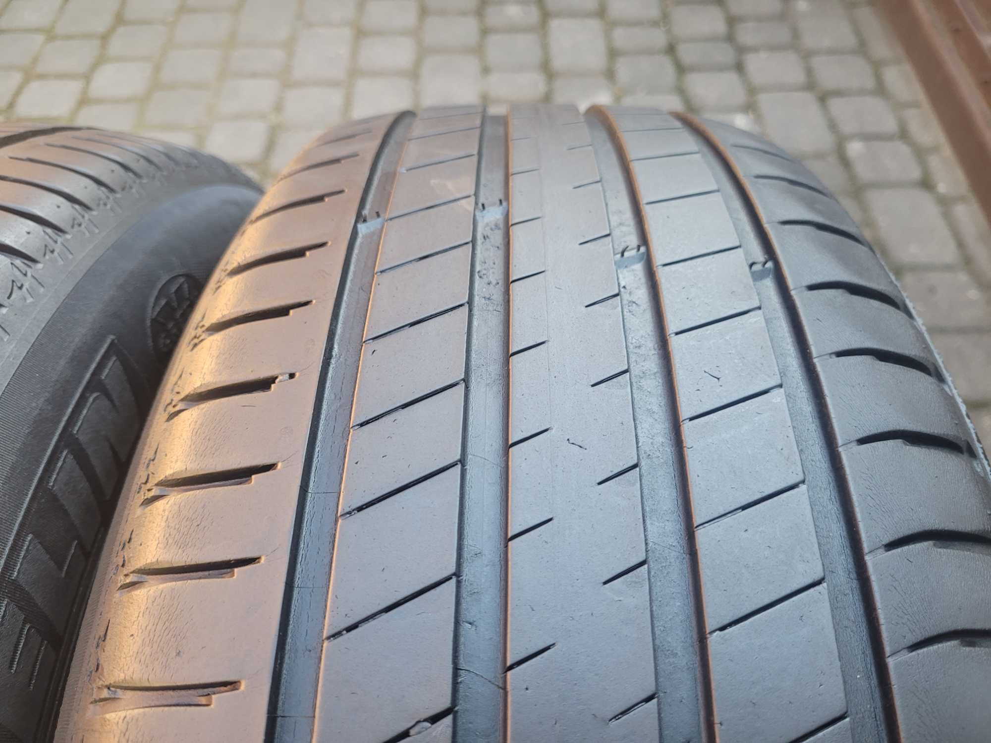 235 /60  R 17   Michelin