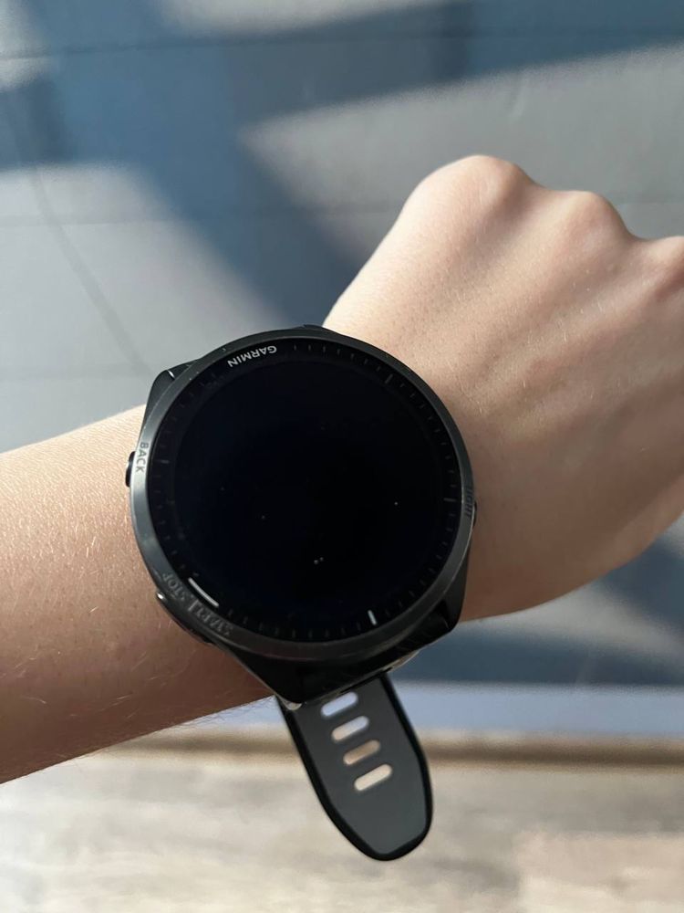 Смарт годинник Garmin Forerunner 965