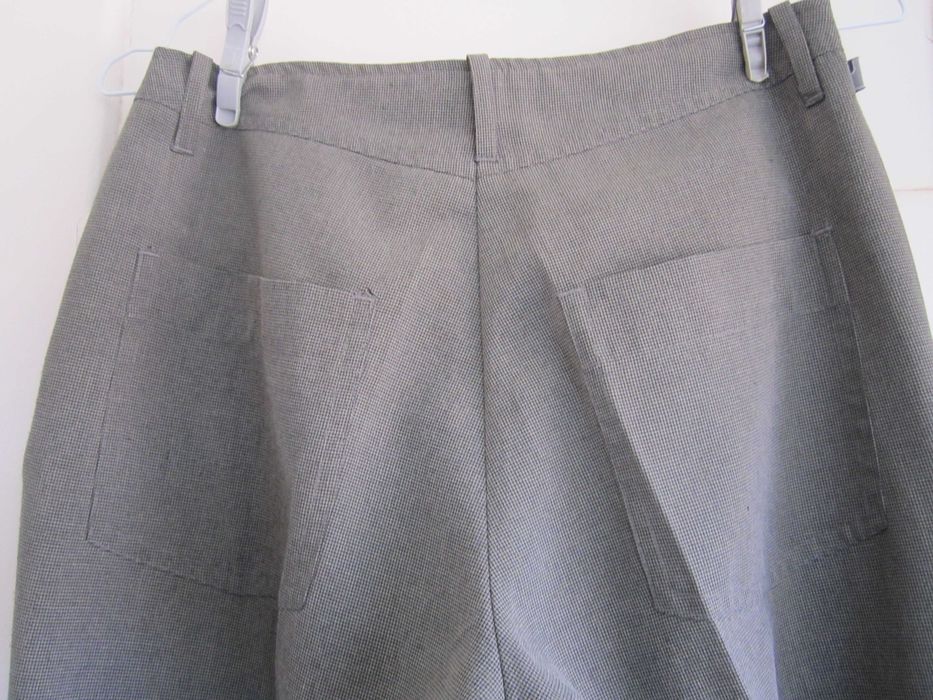 Calças Cinzentas a direito Stradivarius, 36/38 bolsos à frente e atrás