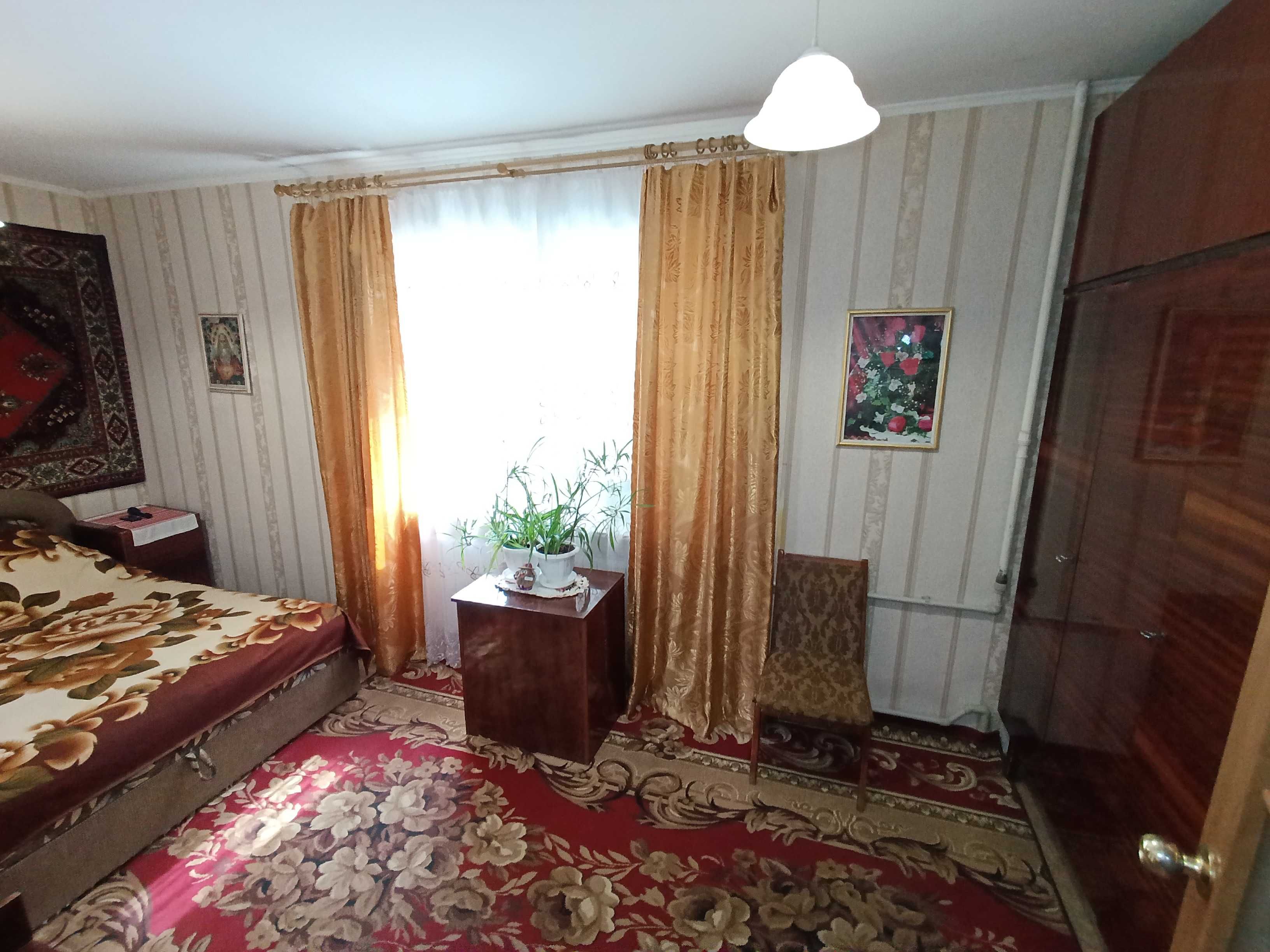 Продам 2-ком квартиру г. Буча ул. Полевая ЦЕНТР, этаж 2, общ. 45 м2