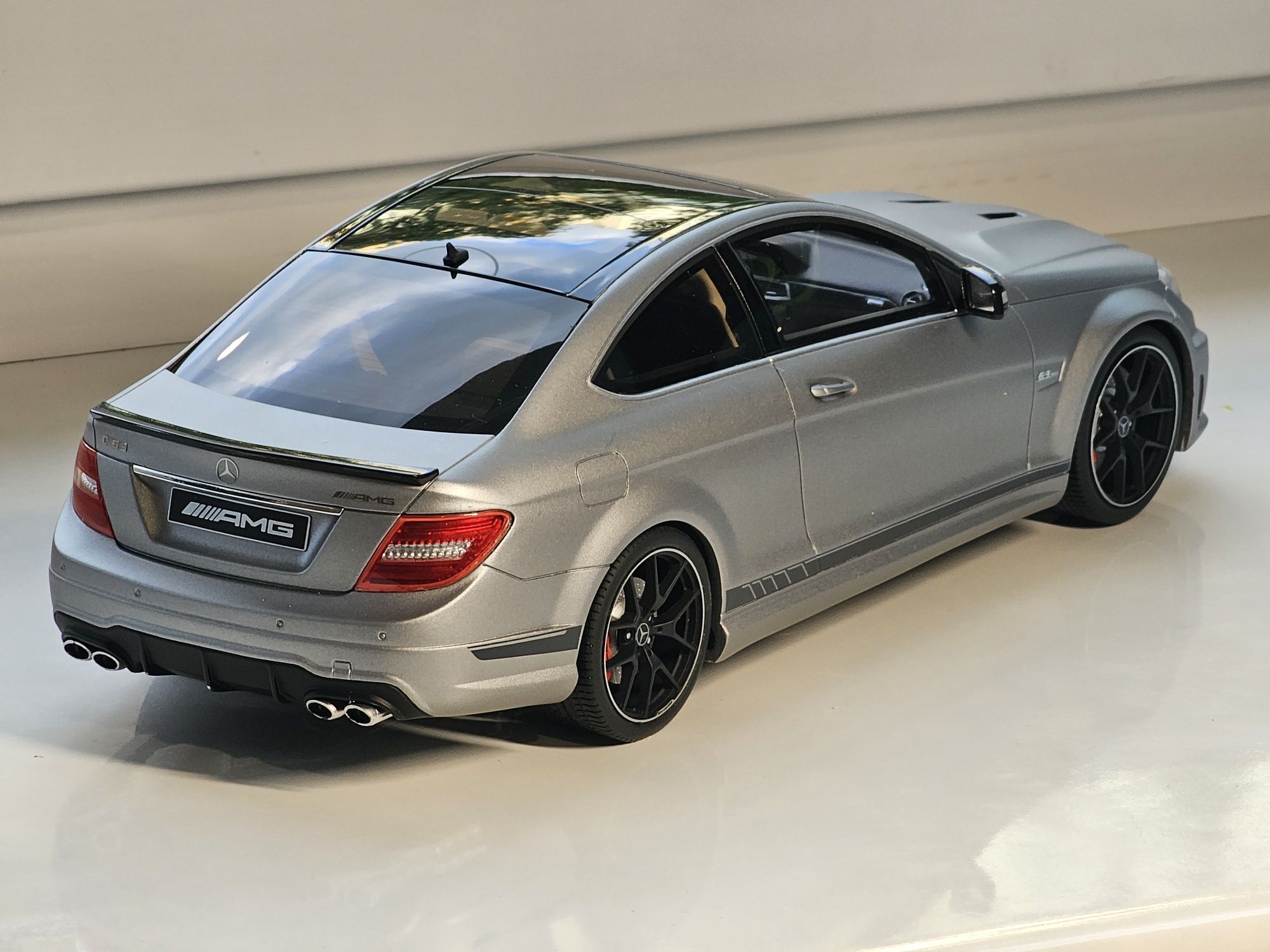 Mercedes-Benz C63 AMG 507 Edition GT SPIRIT 1:18