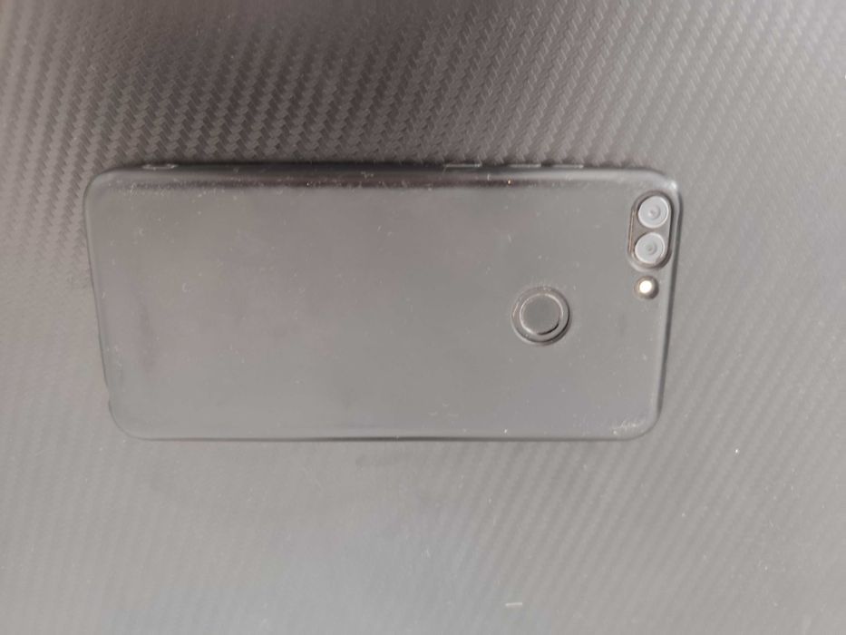 Продам телефон Huawei fig-lx1 P smart